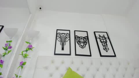 Snapshot of scarlet_stan22 chatting on 12-19-24, 02:24 Isa online show from 12-19-24, 02:24