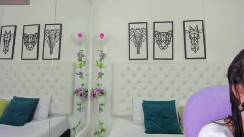 Snapshot of scarlet_stan22 chatting on 12-20-24, 11:00 Isa online show from 12-20-24, 11:00