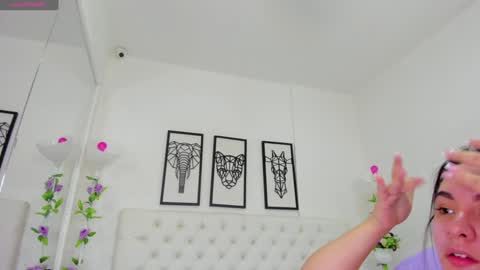 Snapshot of scarlet_stan22 chatting on 12-31-24, 11:09 Isa online show from 12-31-24, 11:09