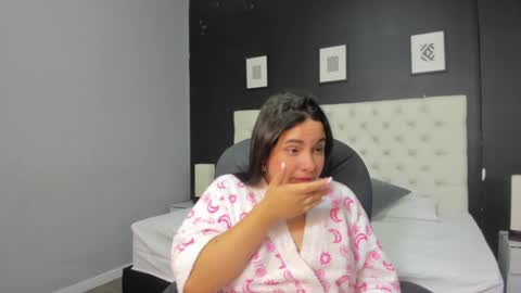 Snapshot of scarlet_stan22 chatting on 01-03-25, 04:59 Isa online show from 01-03-25, 04:59