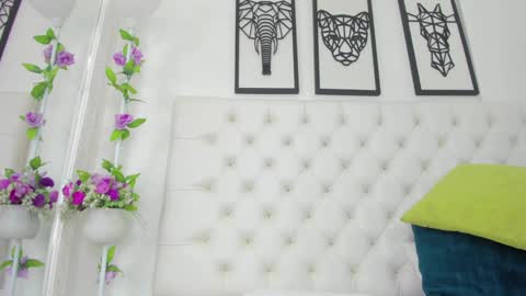 Snapshot of scarlet_stan22 chatting on 01-09-25, 05:22 Isa online show from 01-09-25, 05:22