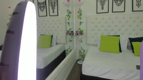 Snapshot of scarlet_stan22 chatting on 01-12-25, 11:07 Isa online show from 01-12-25, 11:07