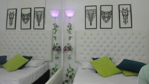 Snapshot of scarlet_stan22 chatting on 01-14-25, 10:48 Isa online show from 01-14-25, 10:48