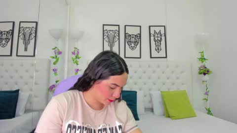 Snapshot of scarlet_stan22 chatting on 01-27-25, 02:02 Isa online show from 01-27-25, 02:02