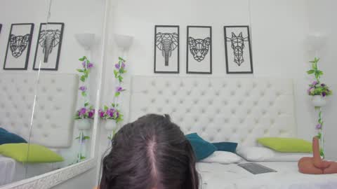 Snapshot of scarlet_stan22 chatting on 01-31-25, 05:21 Isa online show from 01-31-25, 05:21