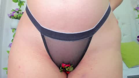 Snapshot of scarlet_stan22 chatting on 02-05-25, 01:54 Isa online show from 02-05-25, 01:54