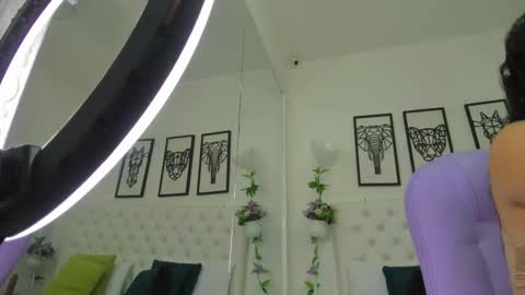 Snapshot of scarlet_stan22 chatting on 02-14-25, 11:21 Isa online show from 02-14-25, 11:21