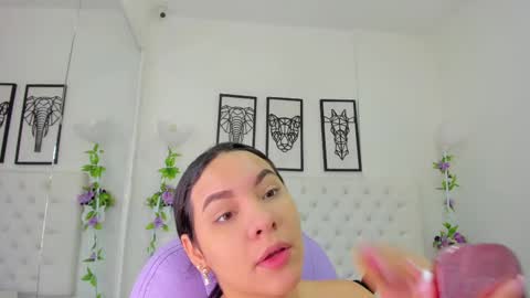 Snapshot of scarlet_stan22 chatting on 02-18-25, 11:11 Isa online show from 02-18-25, 11:11