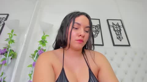Snapshot of scarlet_stan22 chatting on 02-18-25, 05:21 Isa online show from 02-18-25, 05:21