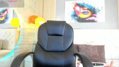 Snapshot of scarletbaker__ chatting on 04-27-26, 12:52 Scarlet online show from 04-27-26, 12:52