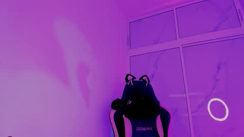 Snapshot of scarletblaze_ chatting on 05-06-26, 11:48 Scarlet online show from 05-06-26, 11:48