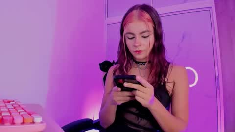 Snapshot of scarletblaze_ chatting on 05-17-26, 09:11 Scarlet online show from 05-17-26, 09:11