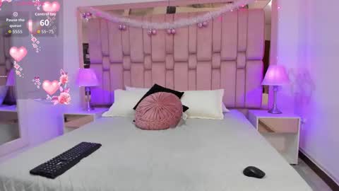 Snapshot of scarletgodd chatting on 12-14-25, 03:28 Scarlet online show from 12-14-25, 03:28