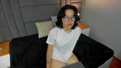 scarleth_blaze online show from 06-25-26, 03:39