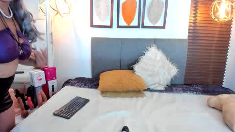 scarleth online show from 11-15-25, 03:15