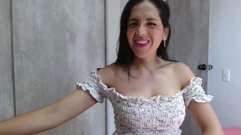 Snapshot of scarleth_xue chatting on 12-17-24, 05:36 Scarleth online show from 12-17-24, 05:36