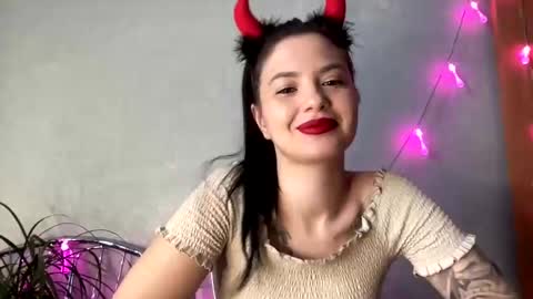 Snapshot of scarletpetal chatting on 01-20-25, 06:21 scarletpetal online show from 01-20-25, 06:21