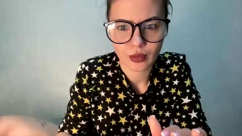 Snapshot of scarletpetal chatting on 02-06-25, 11:54 scarletpetal online show from 02-06-25, 11:54