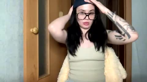 Snapshot of scarletpetal chatting on 02-13-25, 12:00 scarletpetal online show from 02-13-25, 12:00