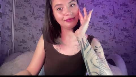 Snapshot of scarletpetal chatting on 09-19-25, 02:40 scarletpetal online show from 09-19-25, 02:40