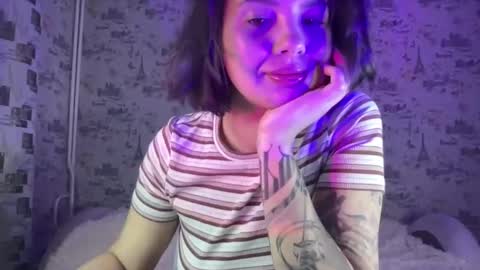 Snapshot of scarletpetal chatting on 10-18-25, 11:55 scarletpetal online show from 10-18-25, 11:55