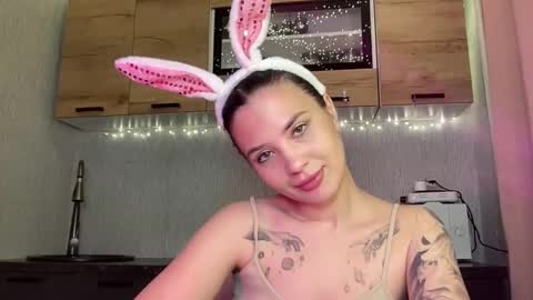 Snapshot of scarletpetal chatting on 12-19-25, 12:23 scarletpetal online show from 12-19-25, 12:23