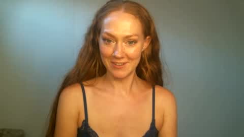 Snapshot of scarletsatine chatting on 01-20-25, 08:19 Scarlet Satine online show from 01-20-25, 08:19