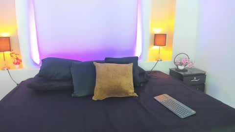 Scarlet online show from 05-17-26, 06:26