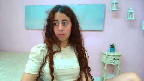 Snapshot of scarlett_clyde chatting on 05-25-26, 12:33 Scarlett online show from 05-25-26, 12:33
