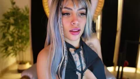 Scarlett Collins online show from 10-20-25, 01:06