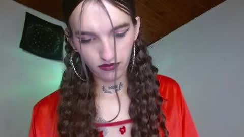 Snapshot of scarlett_crastrawberry chatting on 06-18-26, 12:42 scarlet online show from 06-18-26, 12:42
