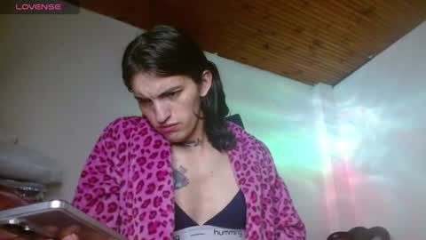 Snapshot of scarlett_crastrawberry chatting on 07-21-26, 05:48 scarlet online show from 07-21-26, 05:48