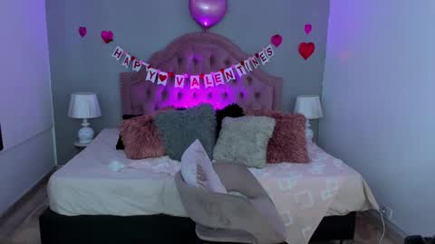 Snapshot of scarlett_dreamss7 chatting on 02-17-25, 05:43 Scarlett online show from 02-17-25, 05:43