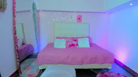 Snapshot of scarlett_dreamss7 chatting on 10-04-25, 01:47 Scarlett online show from 10-04-25, 01:47