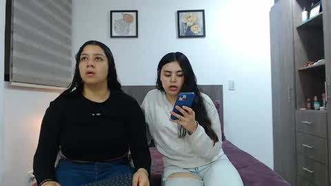 Snapshot of scarlett_evance chatting on 05-12-26, 09:39 Scarlett and Jazmin online show from 05-12-26, 09:39