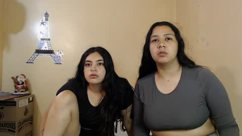 Scarlett and Jazmin online show from 07-04-26, 07:03