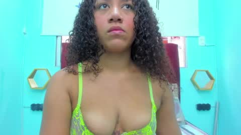 Snapshot of scarlett_fox20 chatting on 05-20-26, 01:06 scarlett_fox20 online show from 05-20-26, 01:06