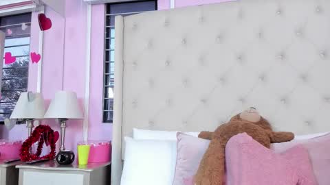 scarlett_leblanc_ online show from 03-25-26, 12:00