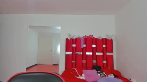 scarlett_red_11 online show from 05-16-26, 03:00