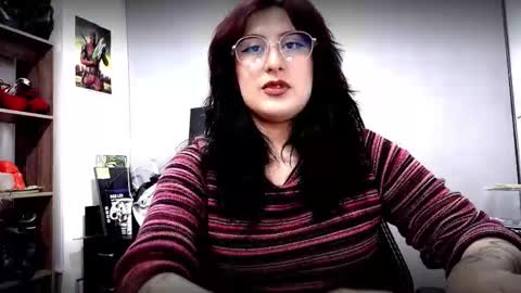 Snapshot of scarlett_sen chatting on 03-11-26, 07:31 Mistress Scarlett online show from 03-11-26, 07:31