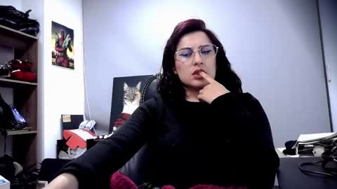 Snapshot of scarlett_sen chatting on 04-27-26, 03:10 Mistress Scarlett online show from 04-27-26, 03:10