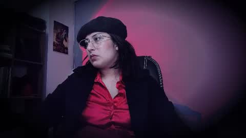 Snapshot of scarlett_sen chatting on 06-10-26, 02:38 Mistress Scarlett online show from 06-10-26, 02:38