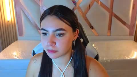Snapshot of scarlett_smith_tp chatting on 09-25-25, 01:04 Scarlett online show from 09-25-25, 01:04