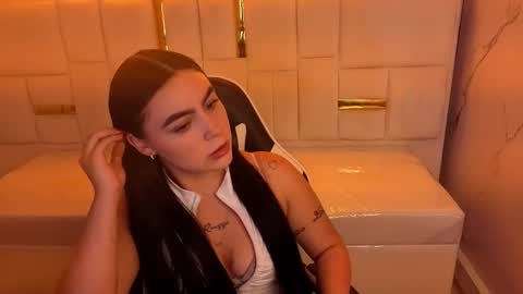 Snapshot of scarlett_smith_tp chatting on 09-27-25, 12:54 Scarlett online show from 09-27-25, 12:54