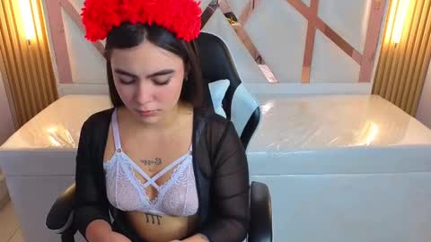 Snapshot of scarlett_smith_tp chatting on 10-04-25, 12:58 Scarlett online show from 10-04-25, 12:58