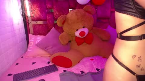 Snapshot of scarlett_squerit chatting on 07-08-26, 02:32 scarlett_squerit online show from 07-08-26, 02:32