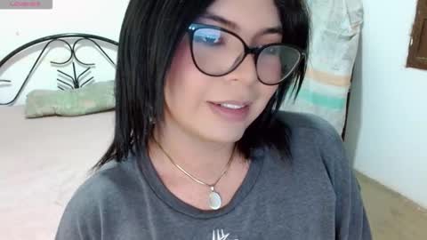 Snapshot of scarlette_mason_1 chatting on 12-03-25, 07:01 KARLA online show from 12-03-25, 07:01