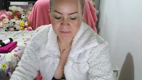 Snapshot of scarletteowens chatting on 01-10-25, 10:39 Scarlette online show from 01-10-25, 10:39