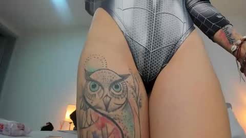 Snapshot of scarlettmilf_cg chatting on 02-10-25, 01:01 Scarlett online show from 02-10-25, 01:01