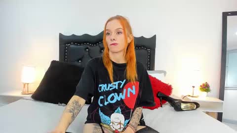 Snapshot of scarlettmilf_cg chatting on 02-11-25, 03:18 Scarlett online show from 02-11-25, 03:18